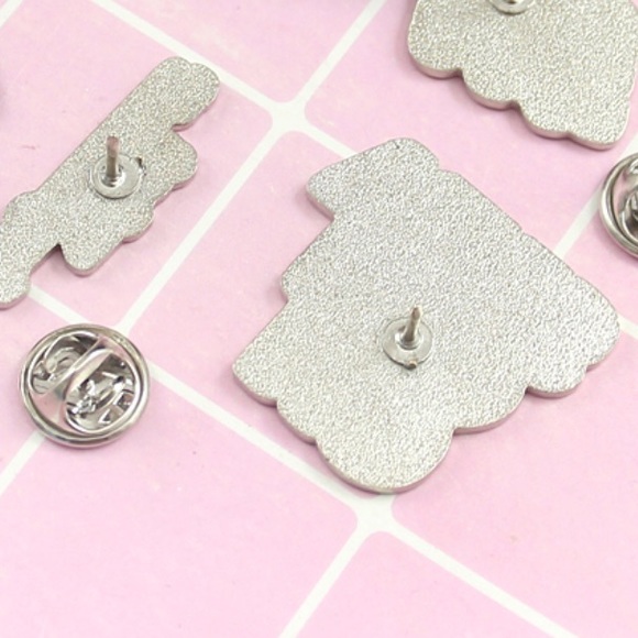 NEW What Boyfriend? Enamel Pin Brooch - Picture 2 of 2